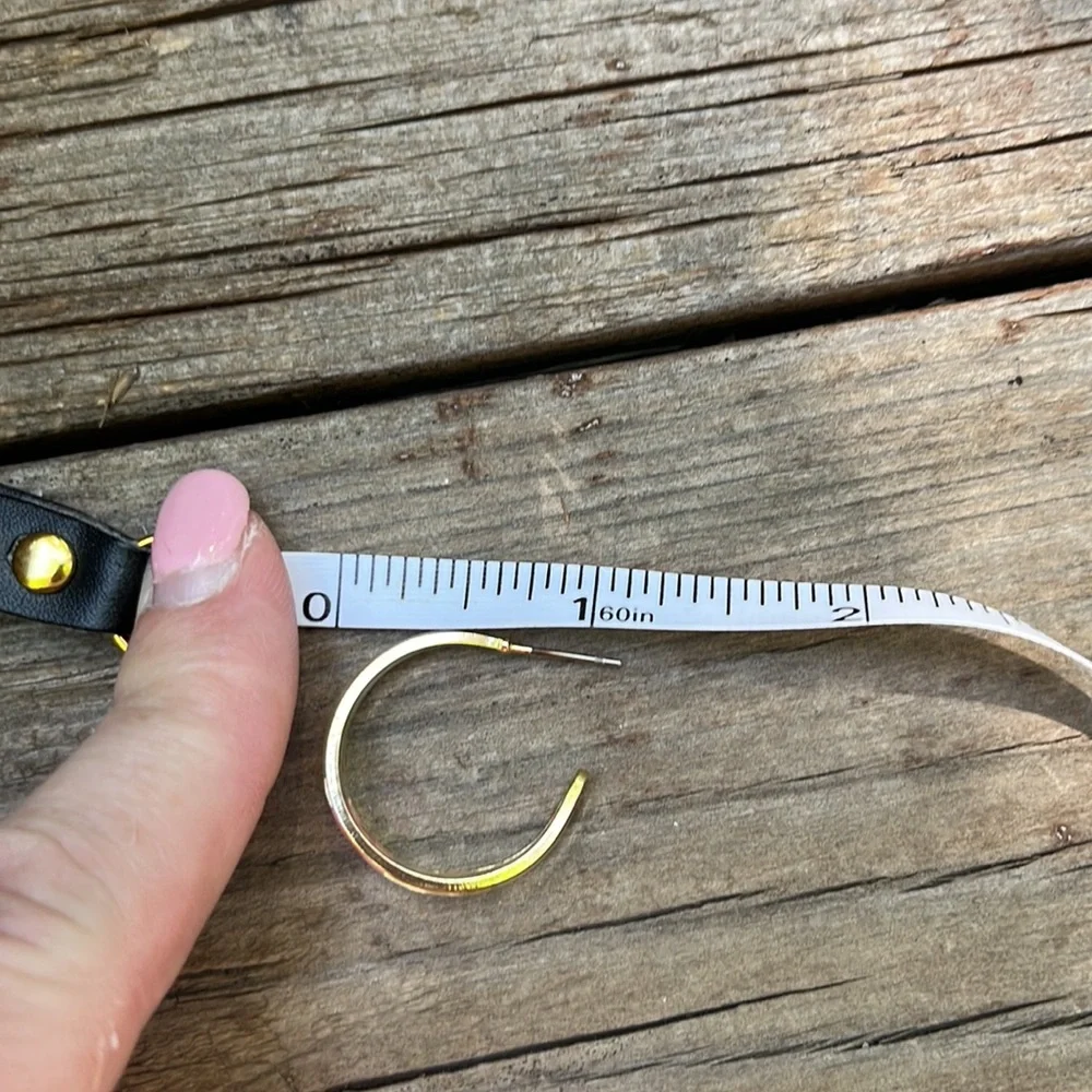 Handmade Gold Resin Hoop Earrings with Dried Pink Flowers - Picture 16 of 16